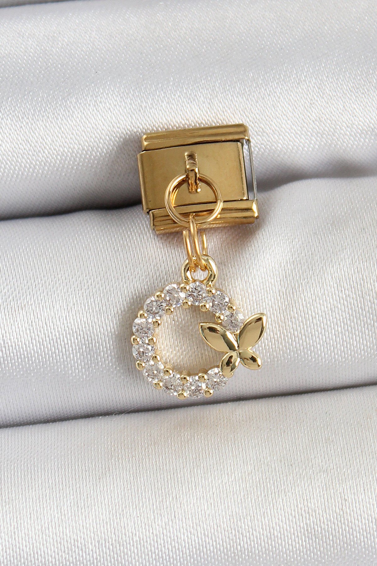316L Çelik Sallantılı Zirkon Taşlı Kelebek Detaylı Halka Model Gold Renk Nomination Charm - TJ-BC1440