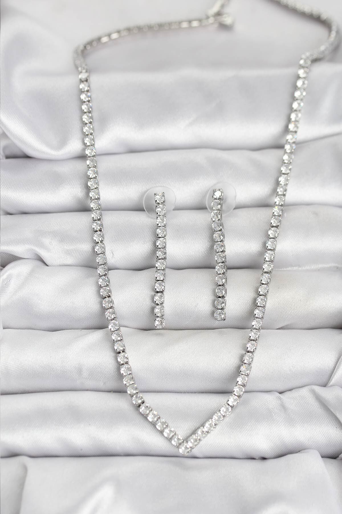 Gümüş Renk Zirkon Taşlı Kadın Kolye Küpe Seti - TJ-BKO10638