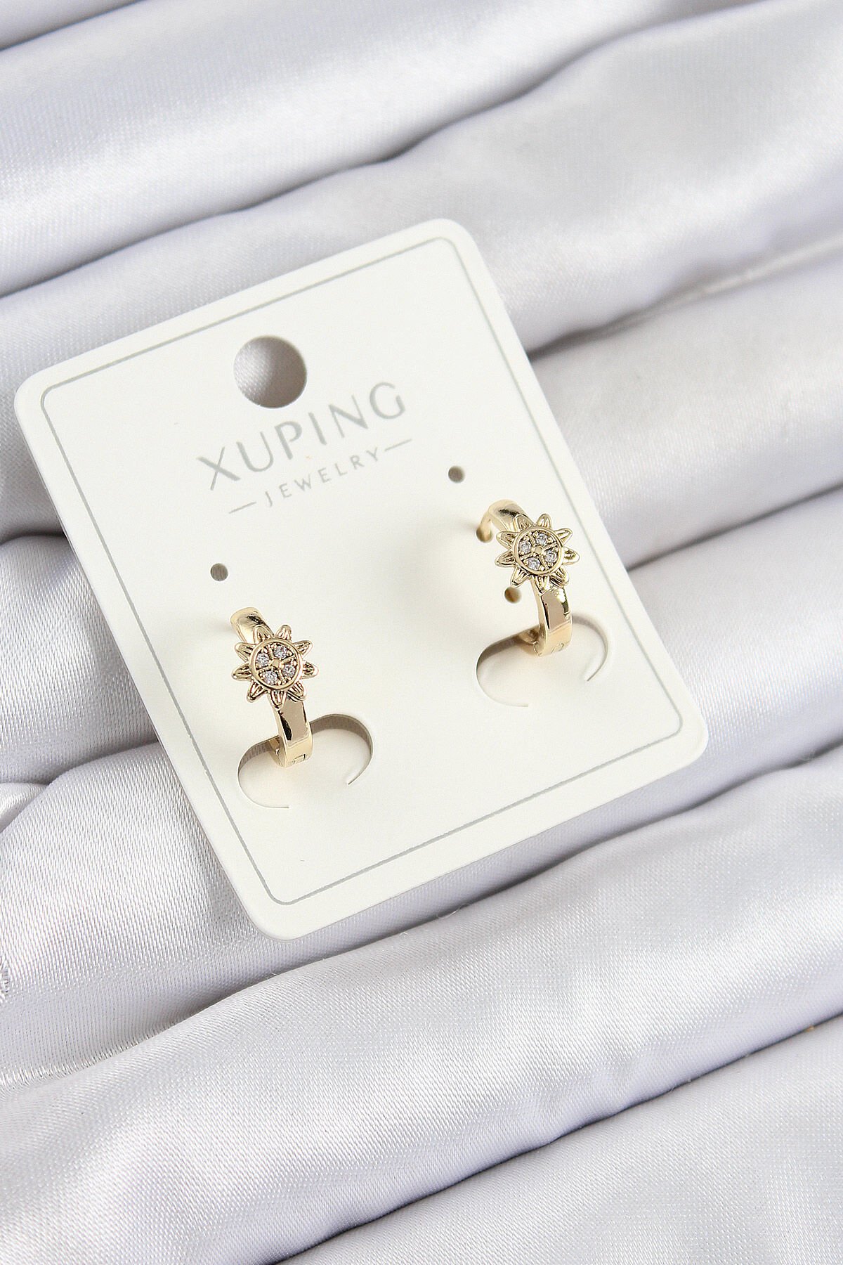 Xuping Zirkon Taşlı Çiçek Model Gold Renk Kadın Küpe - TJ-BKP10849