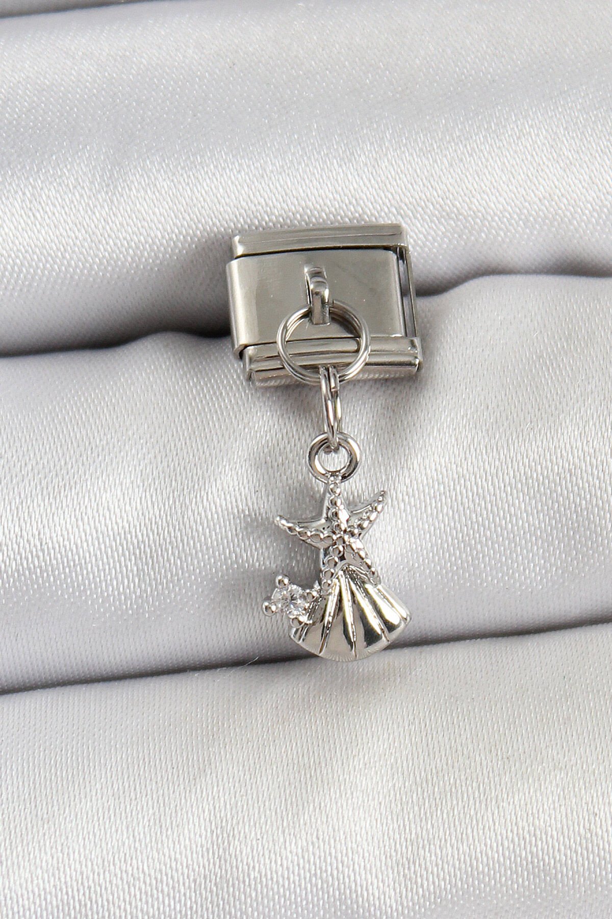 316L Çelik Sallantılı Zirkon Taşlı Deniz Yıldızı Ve İstiridye Model Gümüş Renk Nomination Charm - TJ-BC1454