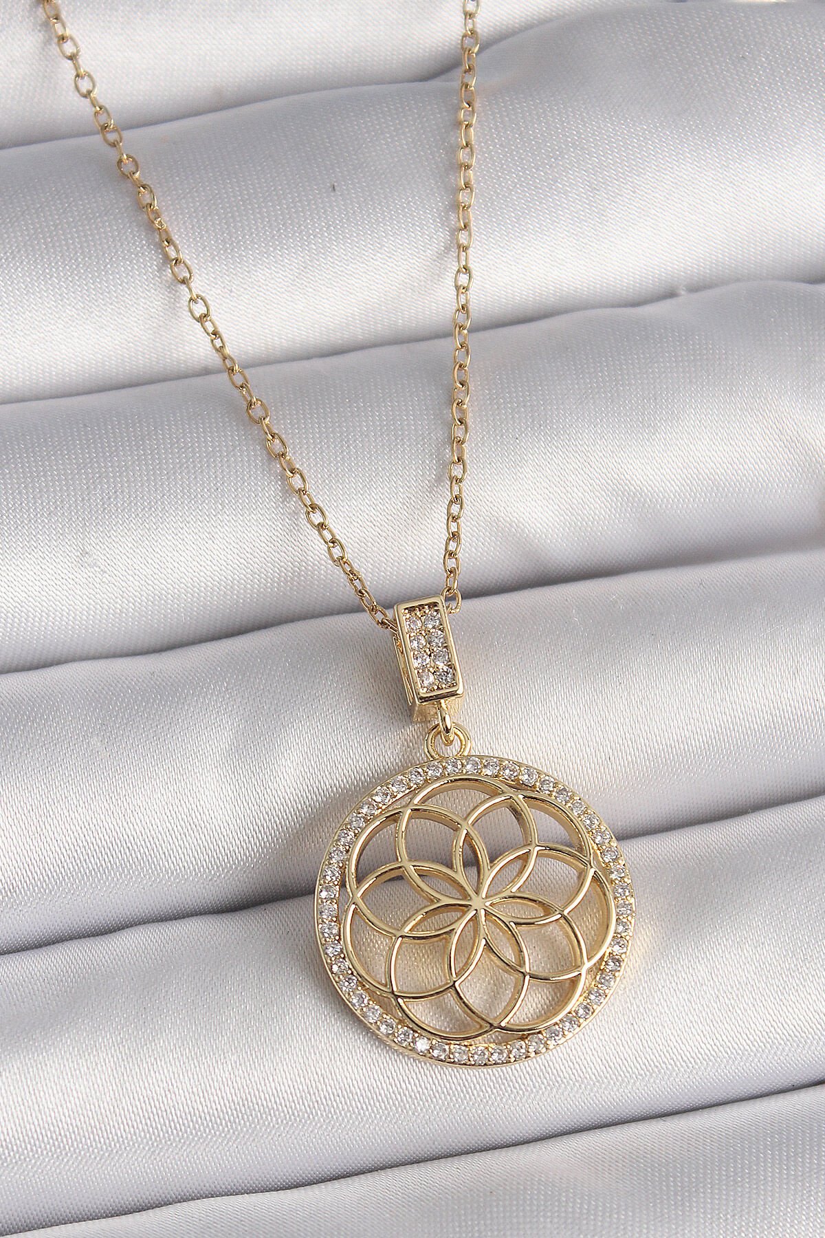 316L Çelik Gold Renk Zincir Zirkon Taşlı Lotus Model Kadın Kolye - TJ-BKO9732