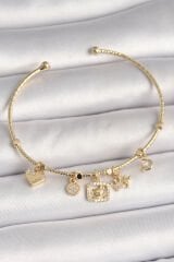 Pirinç Gold Renk Sallantı Zirkon Taşlı Ayıcık Figür Taç Detay Charm Kadın Bileklik - TJ-BB6928