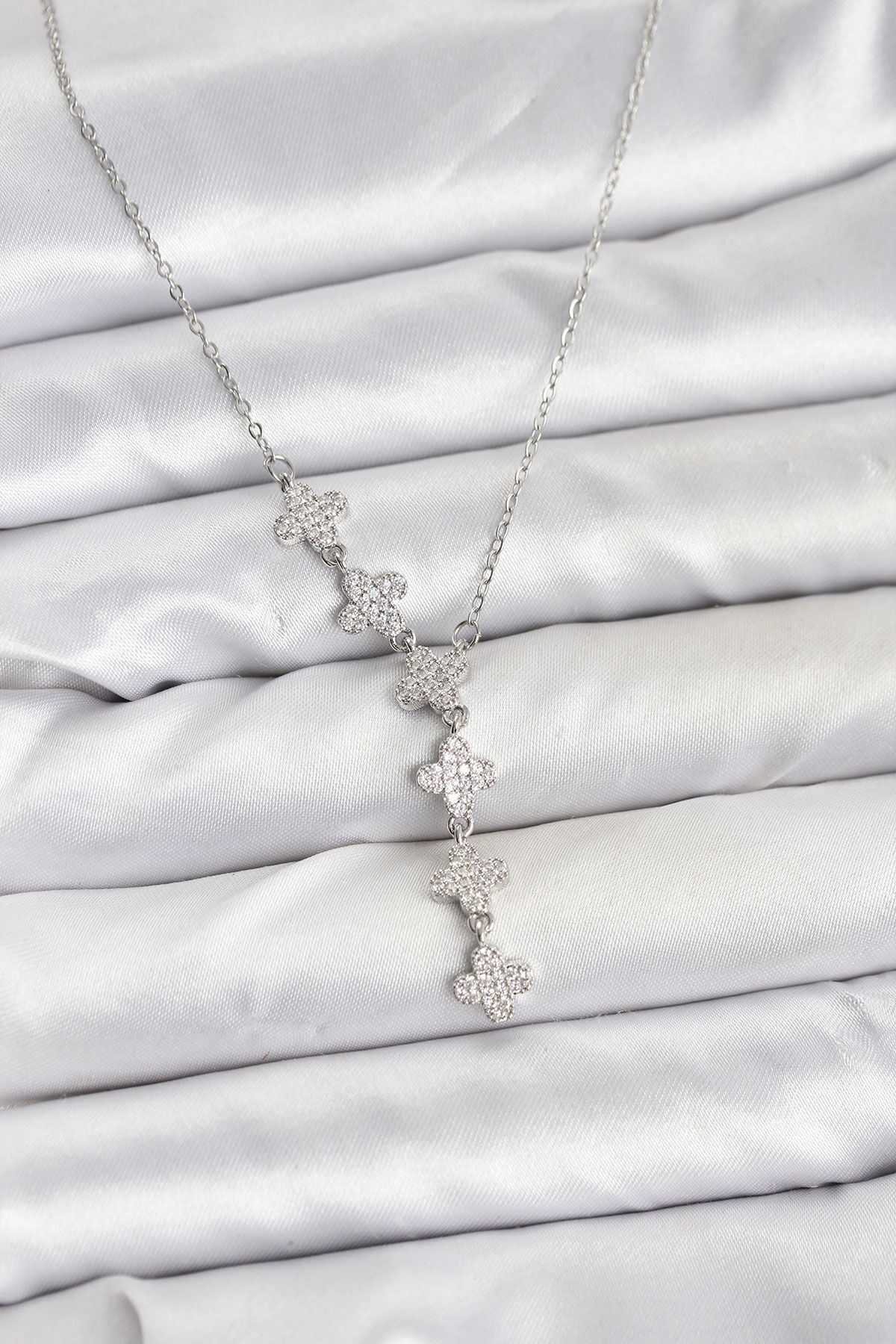 316L Çelik Zincir Gümüş Renk Yonca Model Kadın Kolye - TJ-BKO10675