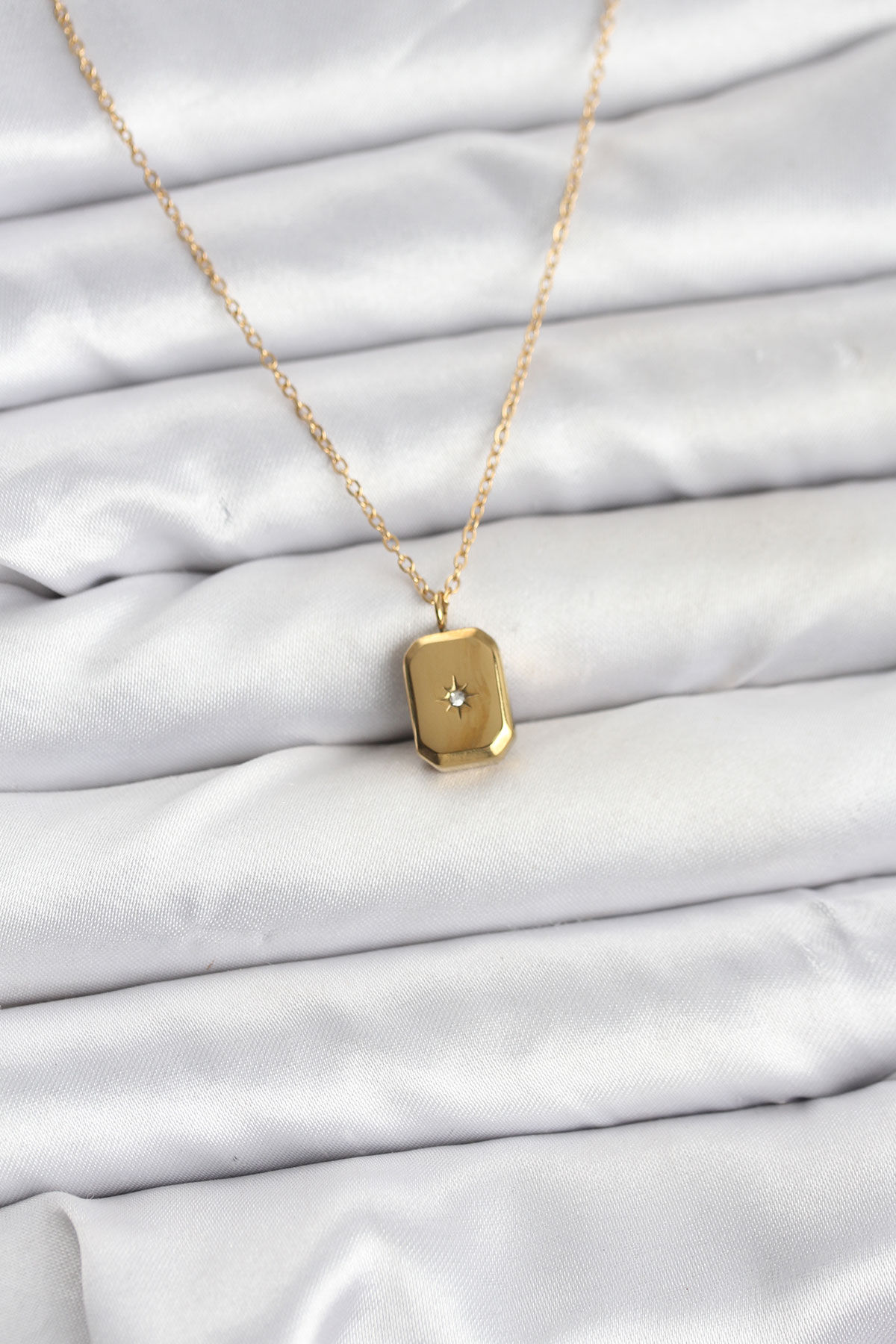 316L Çelik Zincir Gold Renk Minimal Kutup Yıldızı Model Kadın Kolye - TJ-BKO10683