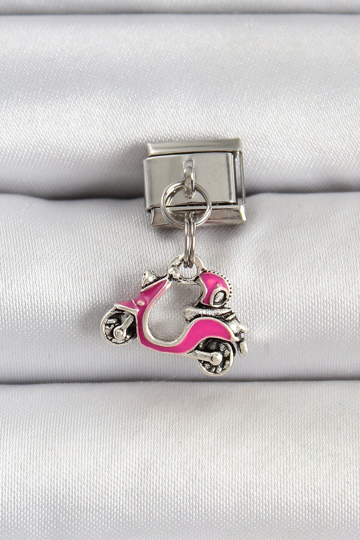 316L Çelik Gümüş Renk Pembe Scooter Model Nomination Charm - TJ-BC1514