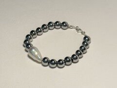 KÜLLER VE İNCİ BİLEKLİK