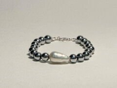 KÜLLER VE İNCİ BİLEKLİK