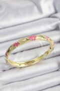 Mineli Pirinç Pembe Ve Hardal Çiçek Motifli Gold Renk Kadın Kelepçe - TJ-BB7369