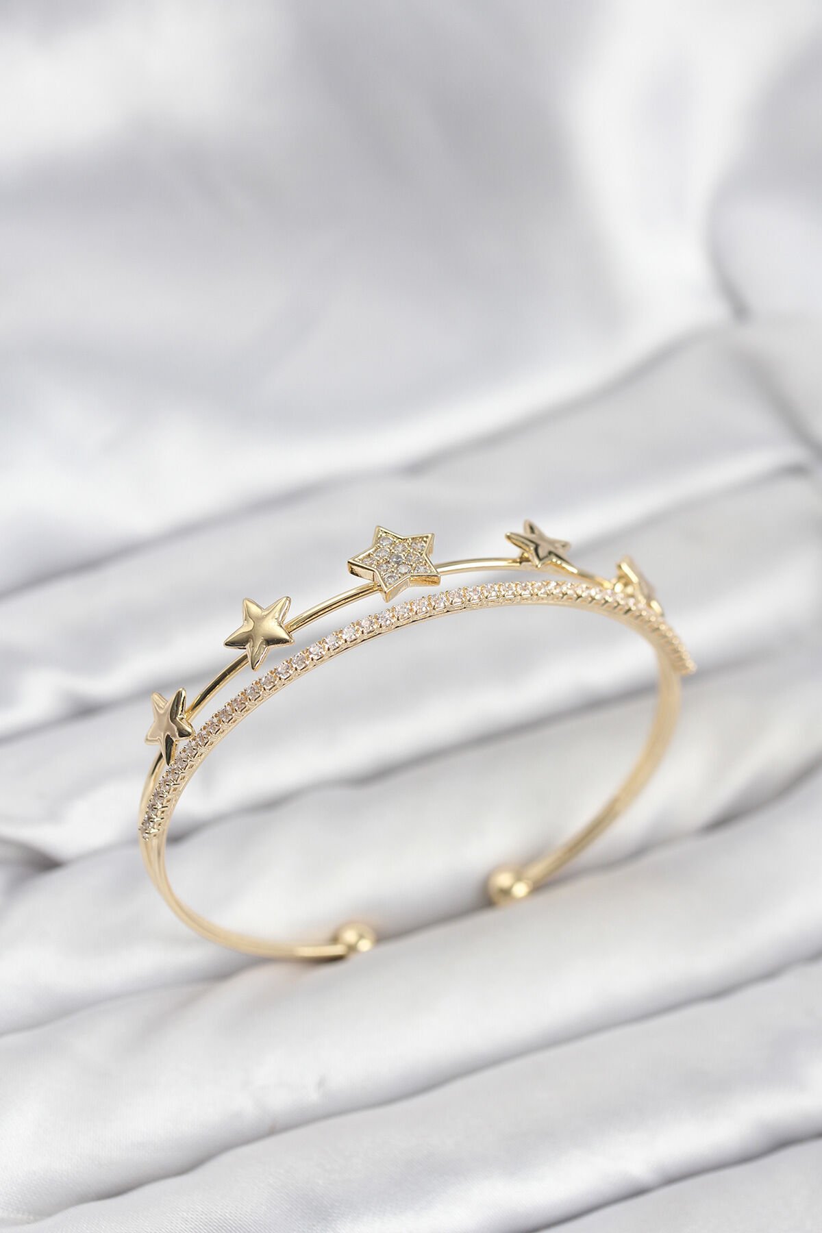 Yıldız Model Gold Renk Pirinç Kadın Bileklik - TJ-BB8247