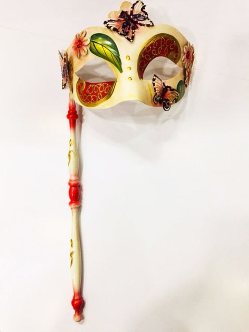 Kırmızı Renk Kelebek İşlemeli Tutmalı Venedik Göz Maskesi 33x17 cm