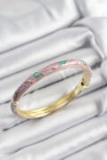 Mineli Pirinç Pembe Ve Yeşil Yaprak Motifli Gold Renk Kadın Kelepçe - TJ-BB7409