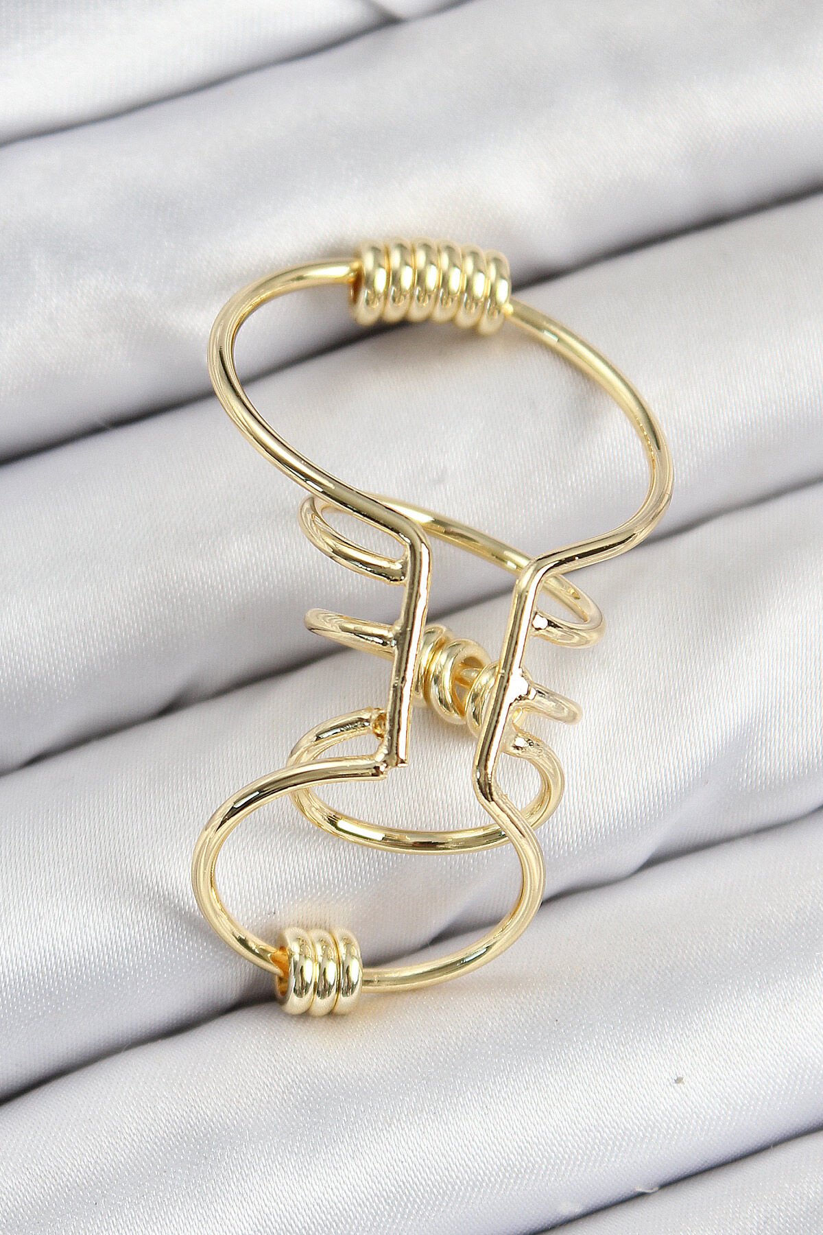 Pirinç Halkalı Model Gold Renk Kıkırdak Küpe - TJ-BKP11060