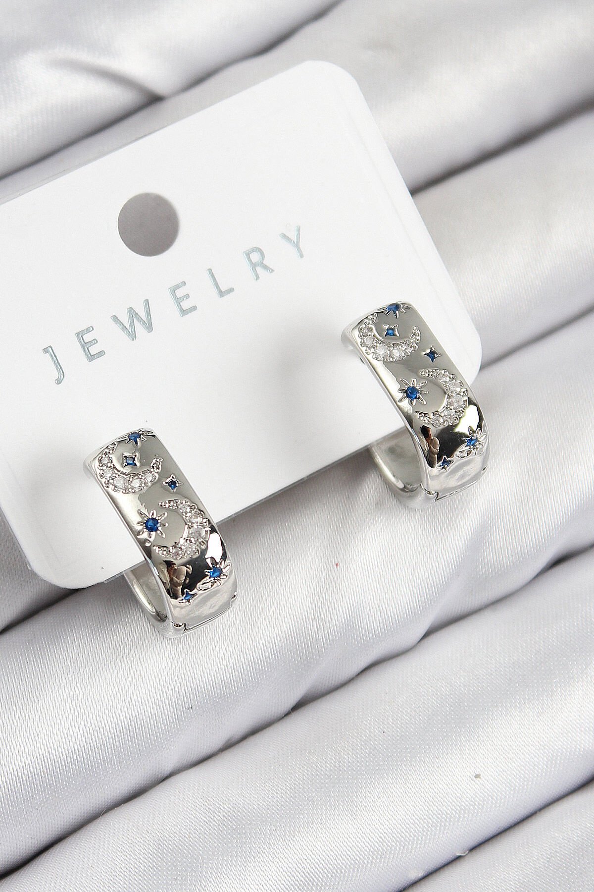 Pirinç Zirkon Taşlı Ay Desenli Model Gümüş Renk Kadın Küpe - TJ-BKP11063