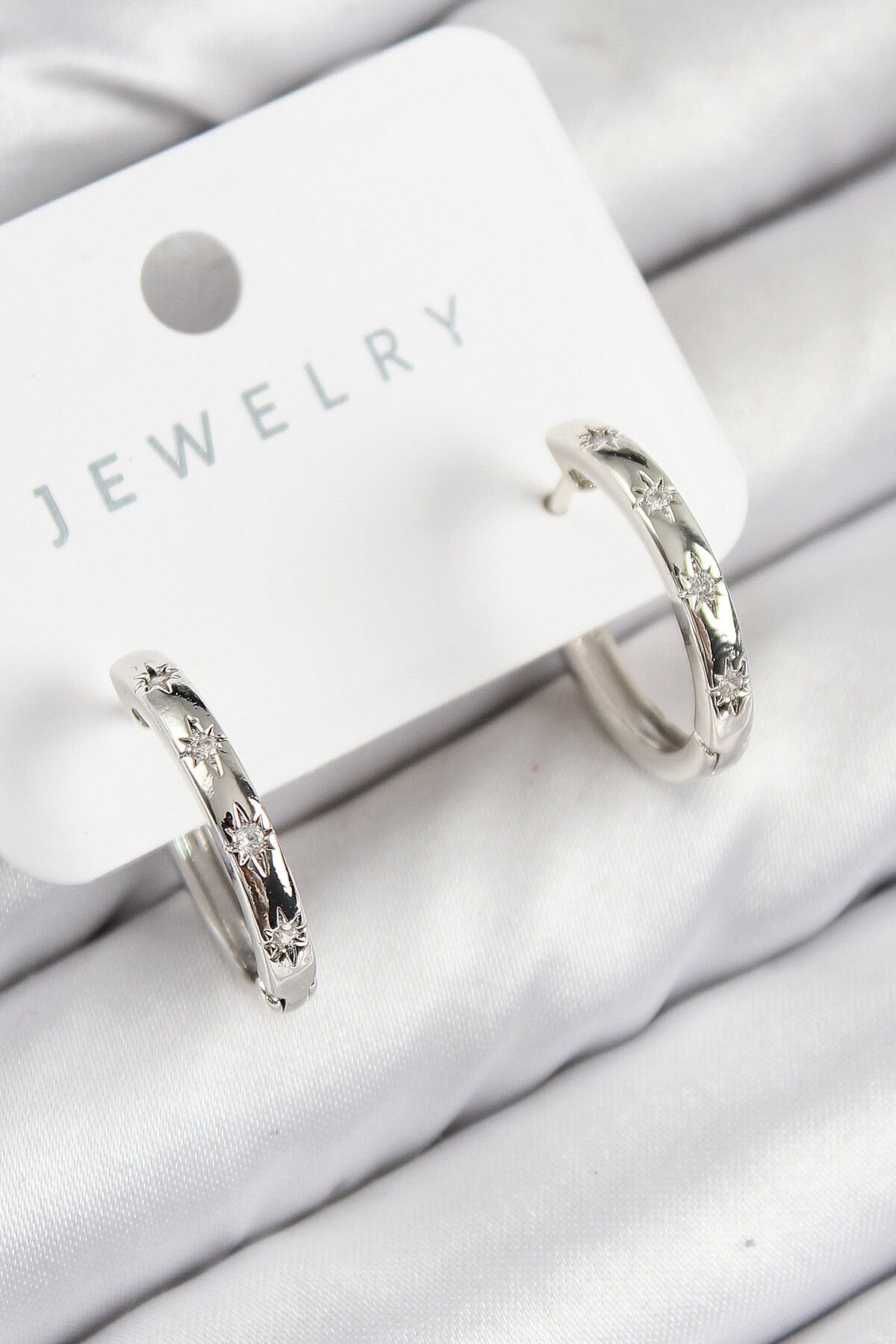 Pirinç Zirkon Taşlı Halka Model Gümüş Renk Kadın Küpe - TJ-BKP11073