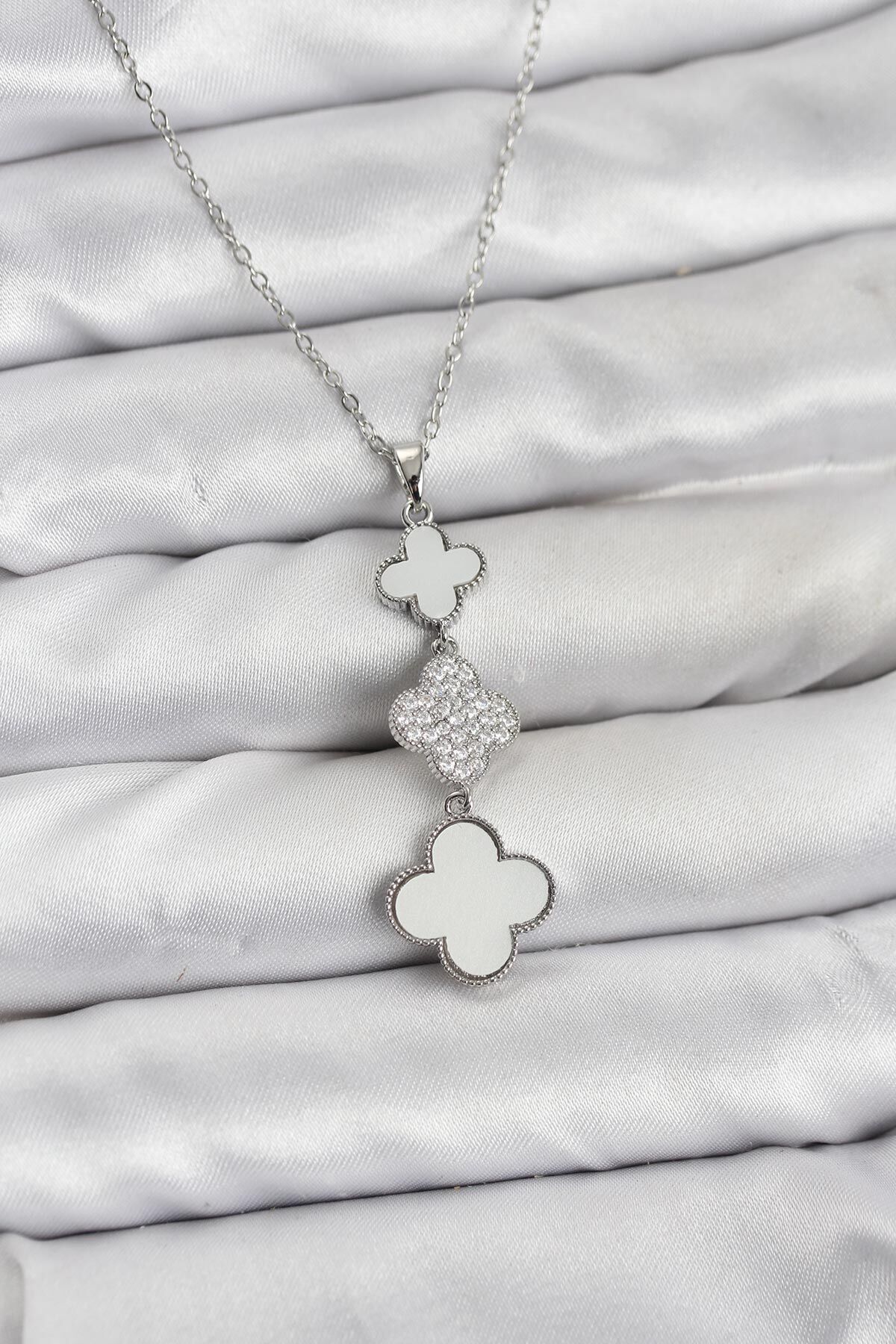 316L Çelik Zincir Gümüş Renk Yonca Detaylı Zirkon Taşlı Kadın Kolye - TJ-BKO10828