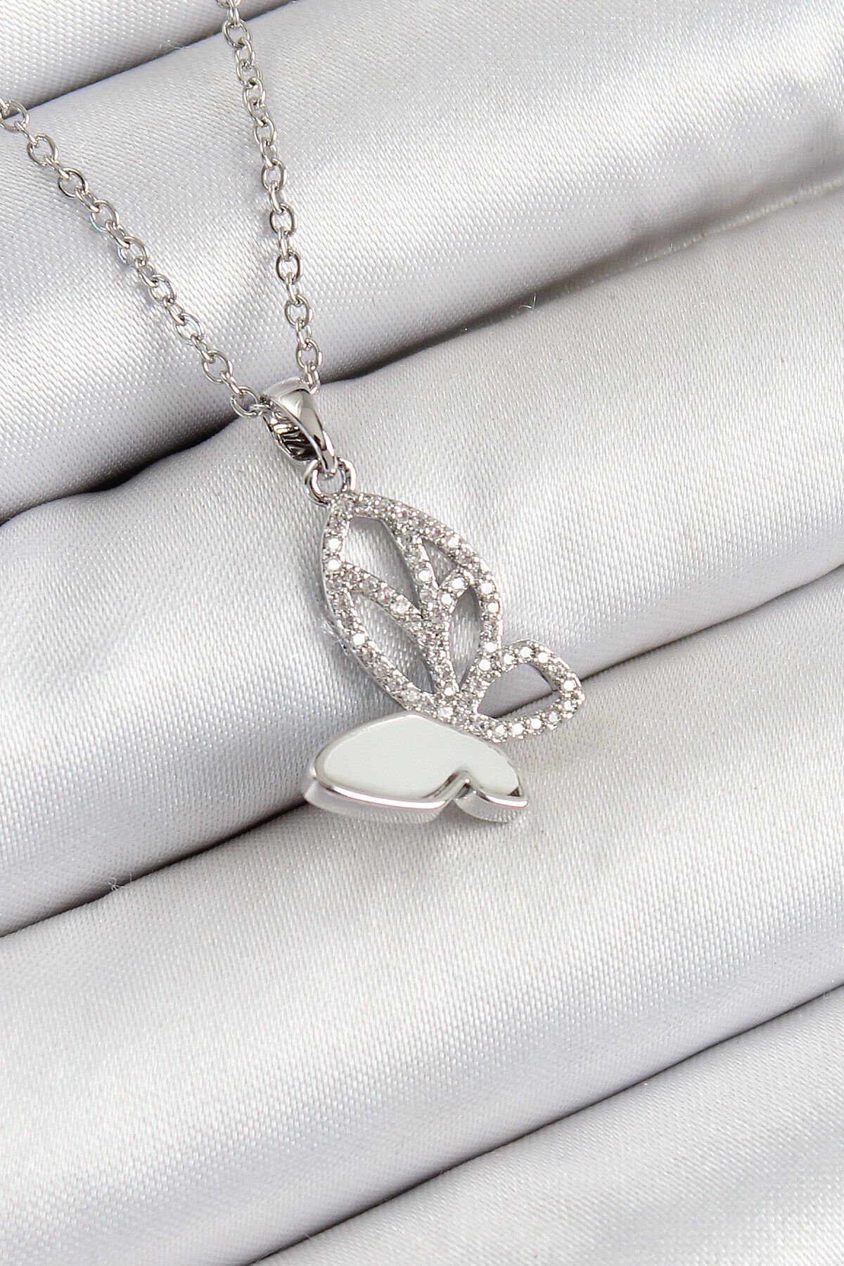 316L Çelik Zirkon Taşlı Kelebek Model Gümüş Renk Kadın Kolye - TJ-BKO10360