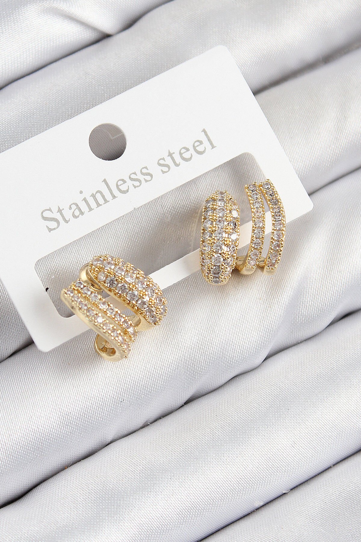 Pirinç Zirkon Taşlı Kıvrımlı Model Gold Renk Kadın Küpe - TJ-BKP11091