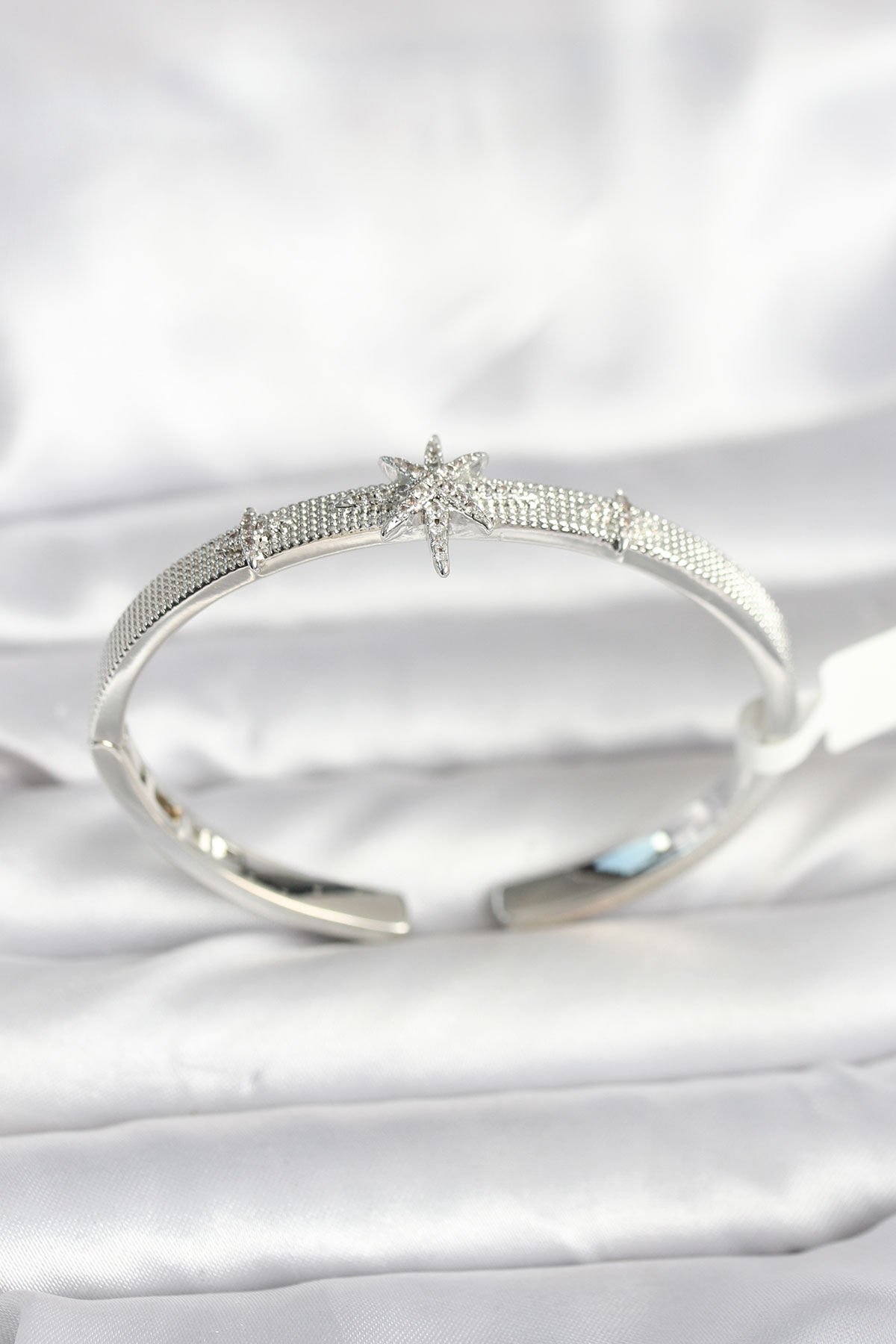 Pirinç Gümüş Renk Kutup Yıldızı Model Kadın Kelepçe Bileklik - TJ-BB8092