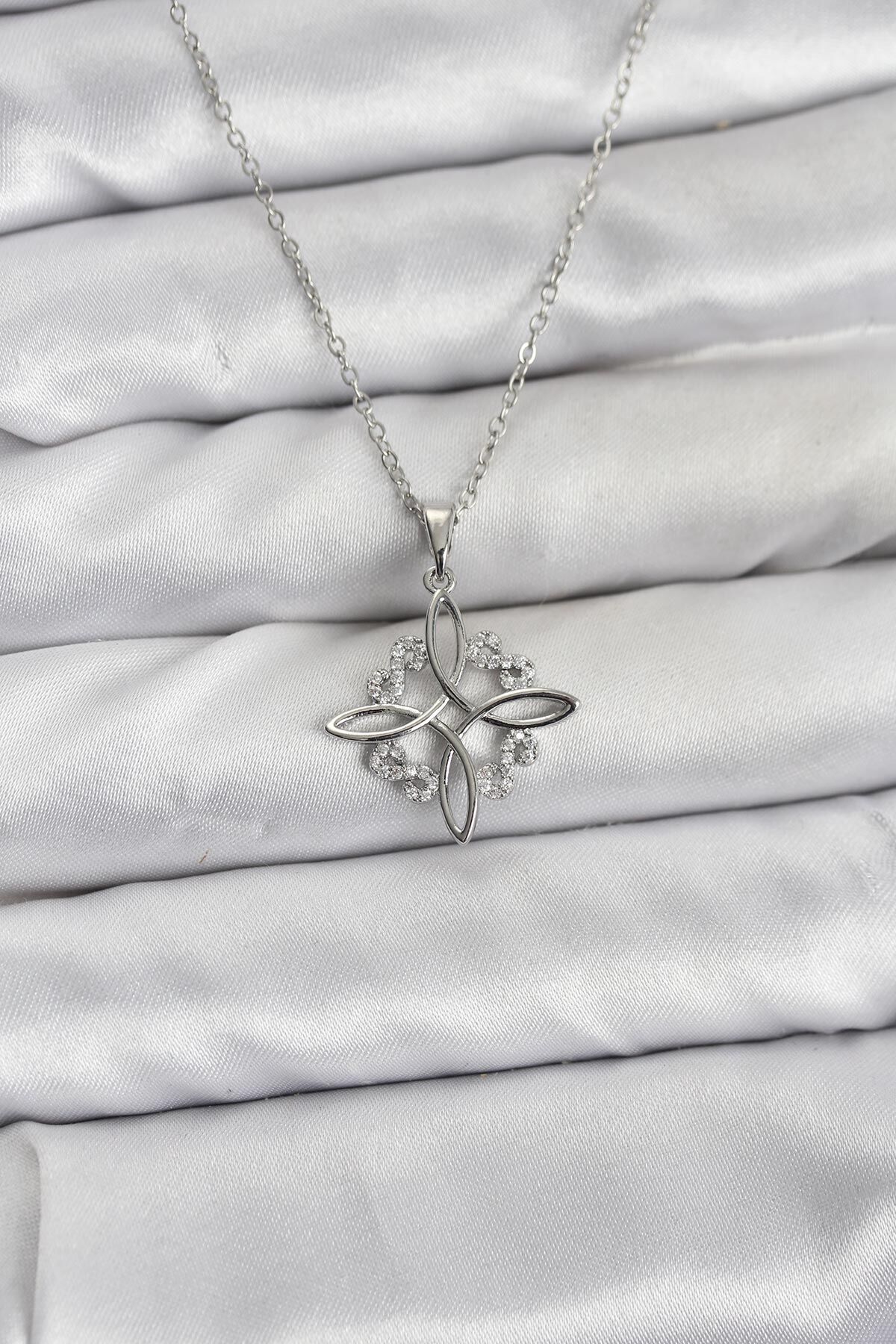 316L Çelik Zincir Gümüş Renk Sonsuzluk Model Zirkon Taşlı Kadın Kolye - TJ-BKO10872