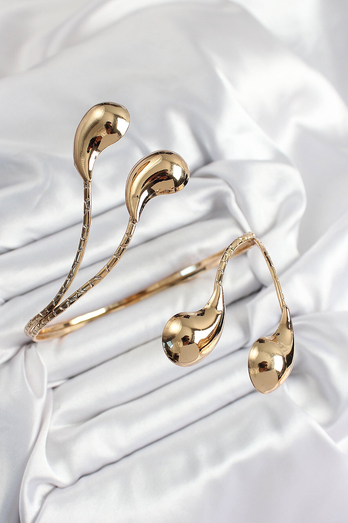 Pirinç Damla Model Gold Renk Kadın Pazu Bileklik - TJ-BB7426