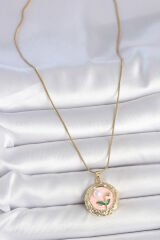 316L Çelik Gold Renk Zincir Pembe Çiçek İşlemeli inci Detay Portre Model Kadın Kolye - TJ-BKO10079