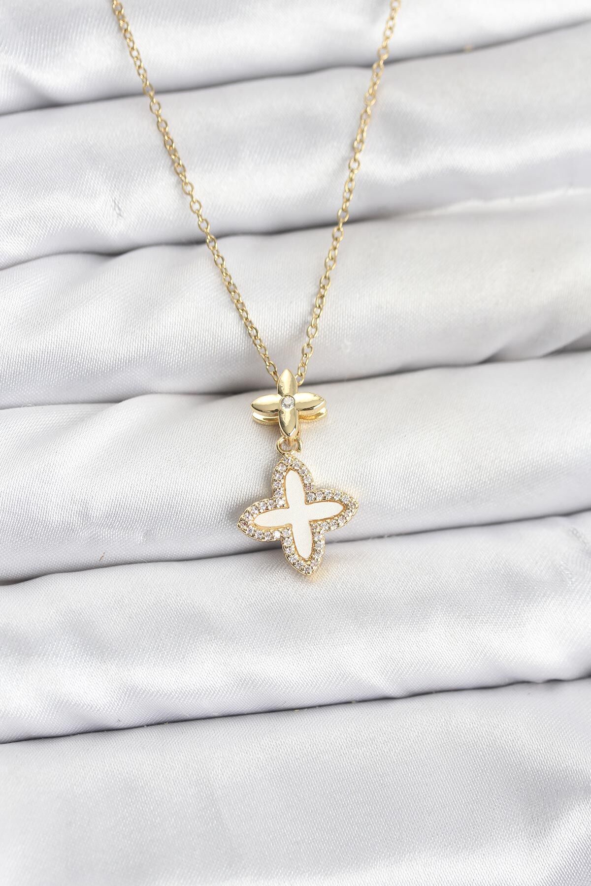 316L Çelik Zincir Gold Renk 4 Yapraklı Yonca Model Zirkon Taşlı Kadın Kolye - TJ-BKO10889