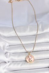 316L Çelik Gold Renk Zincir Pembe Çiçek İşlemeli İnci Detay Portre Model Kadın Kolye - TJ-BKO10087