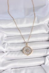 316L Çelik Gold Renk Zirkon Taşlı Pusula Model Kadın Kolye - TJ-BKO10093