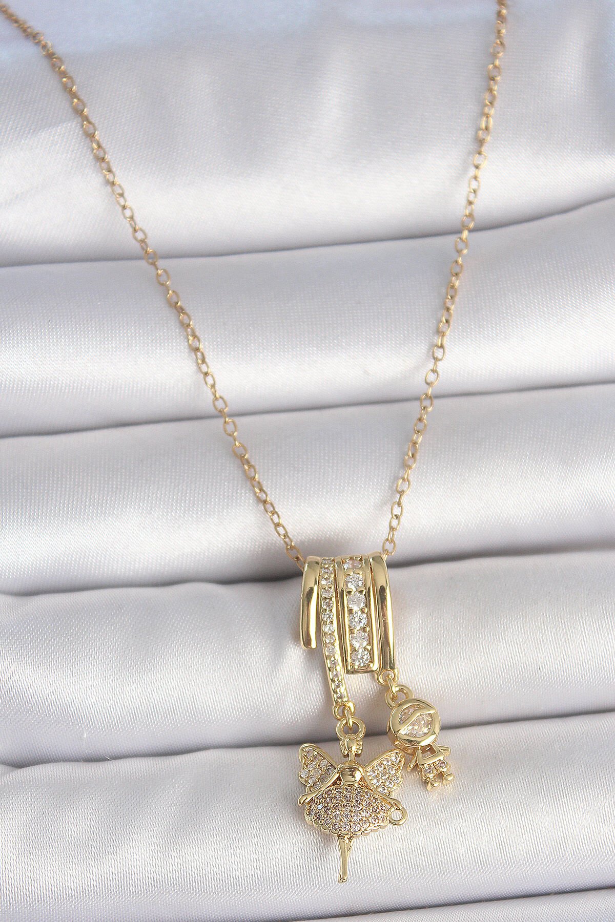 316L Çelik Gold Renk Zirkon Taşlı Sallantı Melek Figür Charm Kadın Kolye - TJ-BKO10099