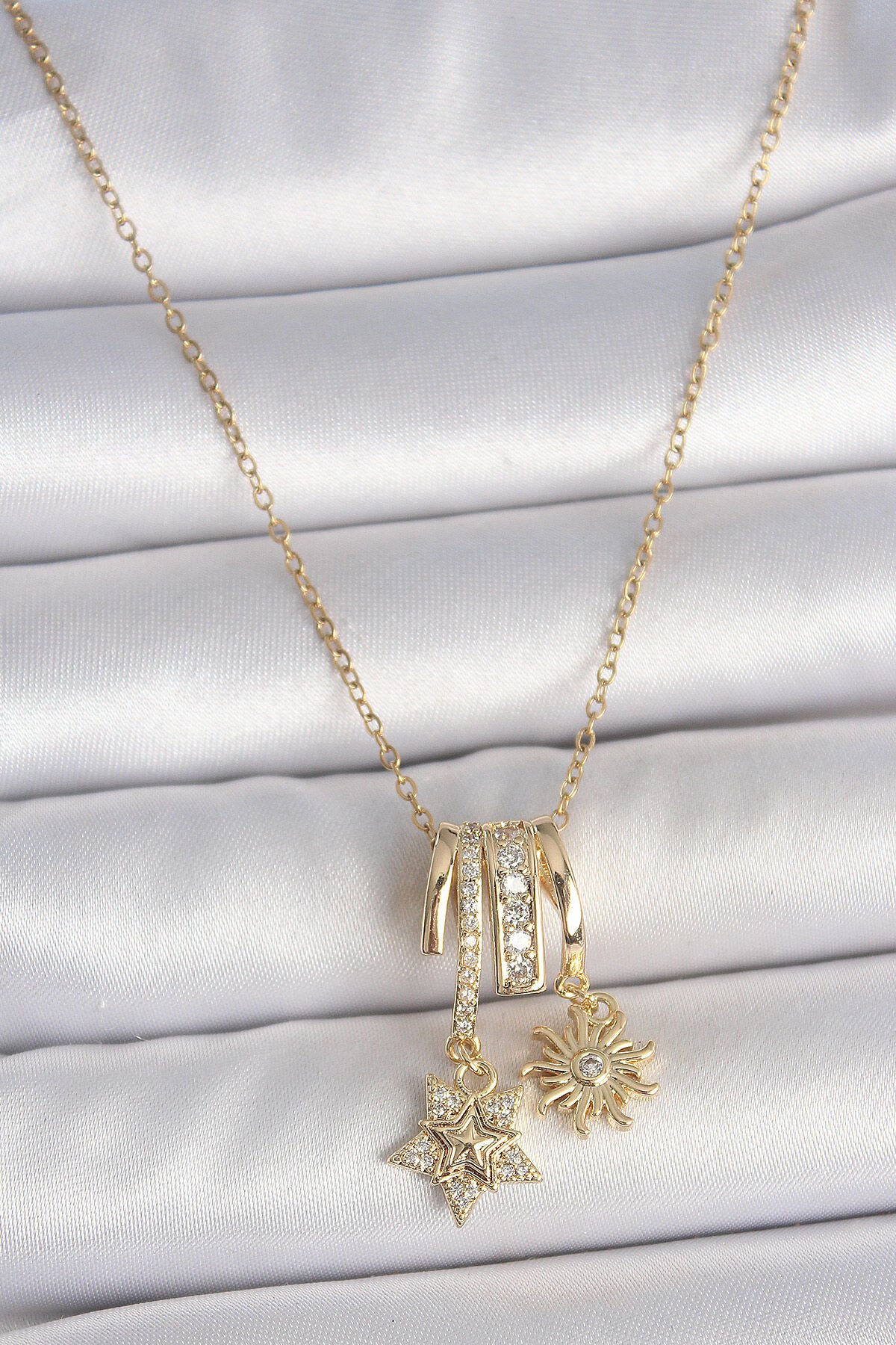 316L Çelik Gold Renk Sallantı Zirkon Taşlı Yıldız Güneş Figür Charm Kadın Kolye - TJ-BKO10100