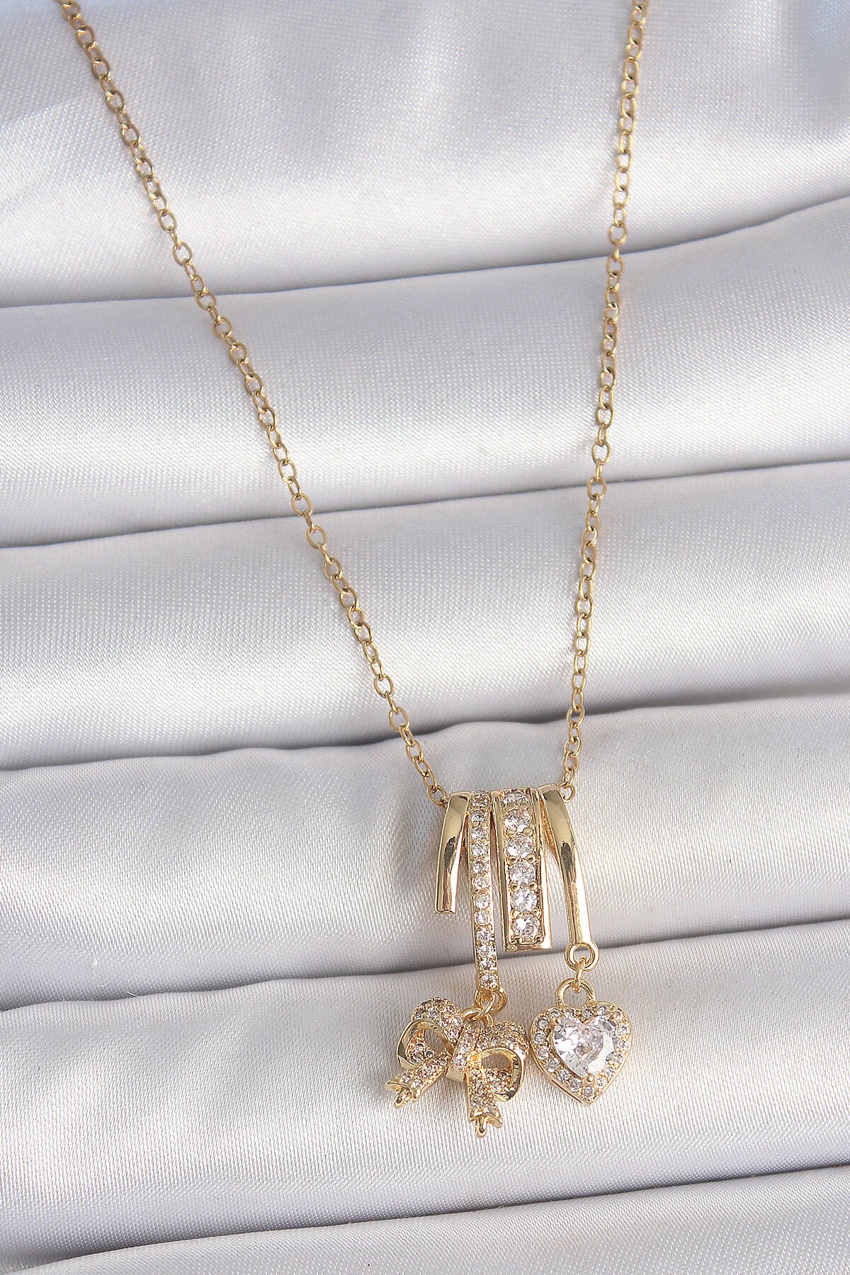316L Çelik Gold Renk Sallantı Fiyonk Kalp Figür Charm Kadın Kolye - TJ-BKO10103