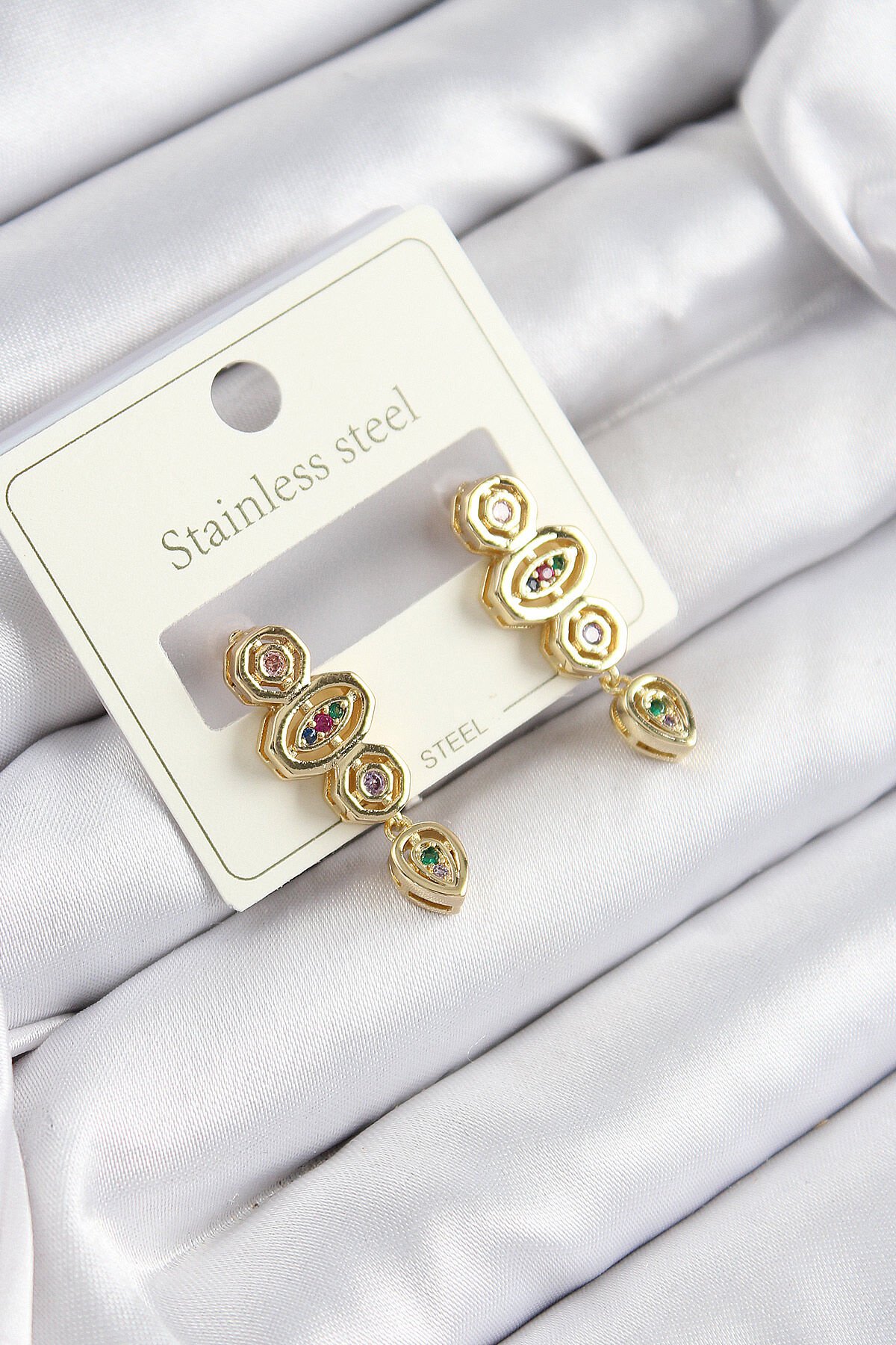 316L Çelik Zirkon Taşlı Sallantılı Geometrik Model Gold Renk Kadın Küpe - TJ-BKP10921