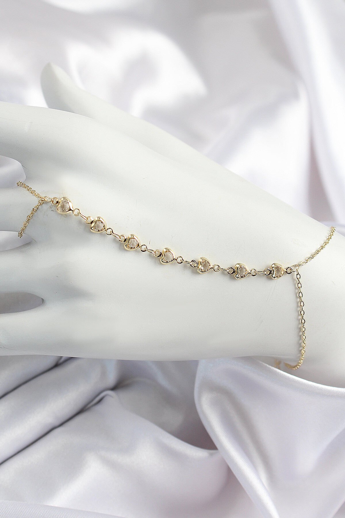 Pirinç Kalpli Zirkon Taşlı Y Model Gold Renk Kadın Şahmeran - TJ-SN683