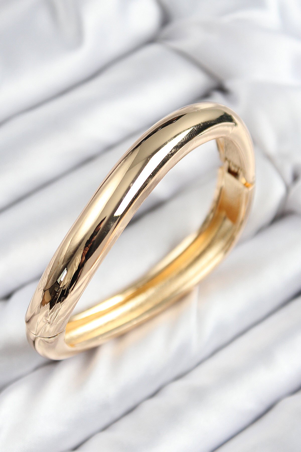 Pirinç Kıvrım Model Gold Renk Kadın Kelepçe - TJ-BB7713