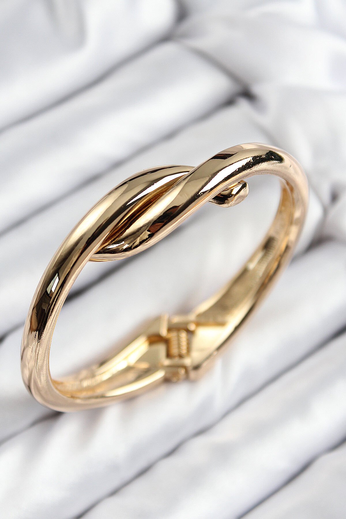 Pirinç Düğüm Model Gold Renk Kadın Kelepçe - TJ-BB7715