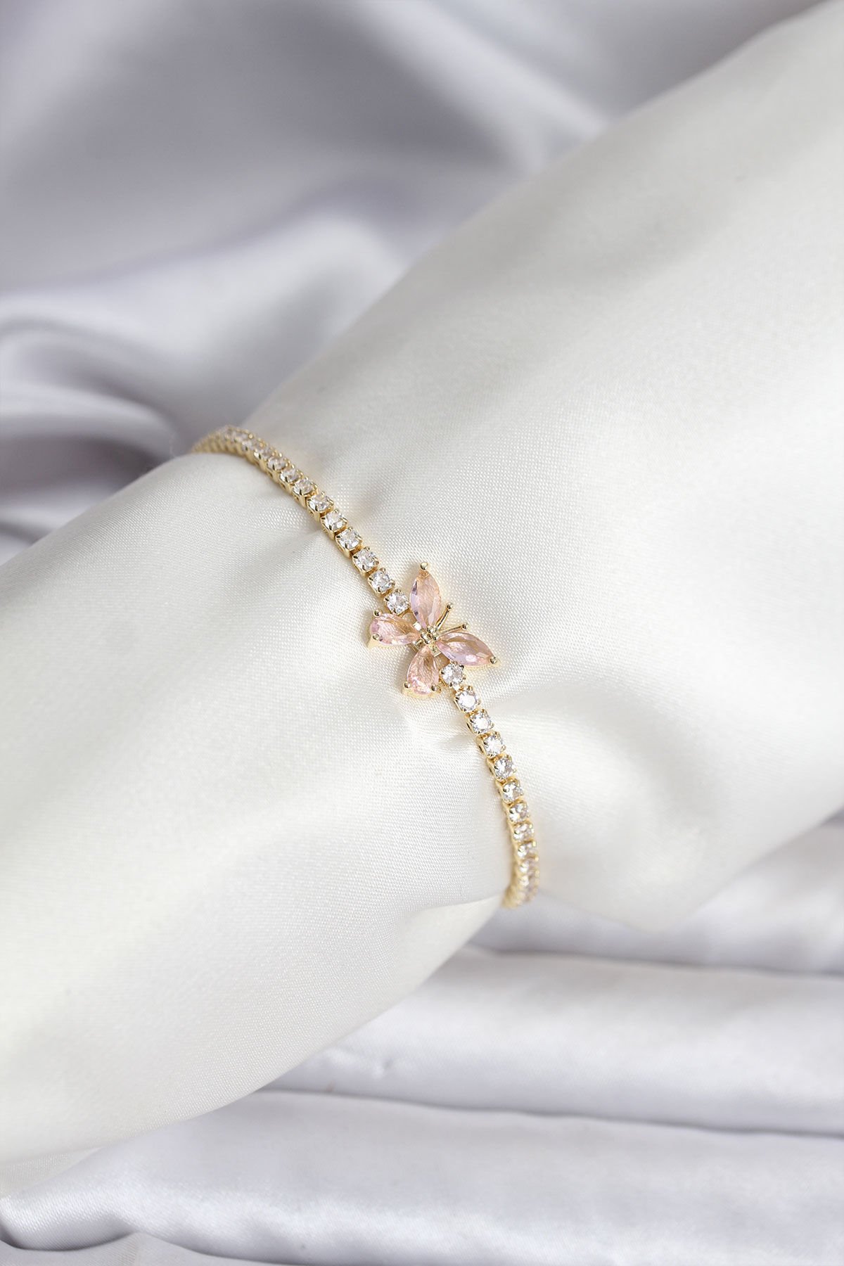 Kelebek Model Zirkon Taşlı Gold Renk Pirinç Su Yolu Kadın Bileklik - TJ-BB8102