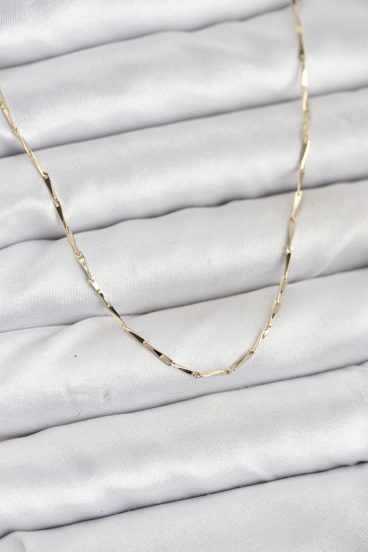 CM 14K Gold Renk İnce Kesim Çubuk Model Zincir Kadın Kolye - TJ-BKO10919