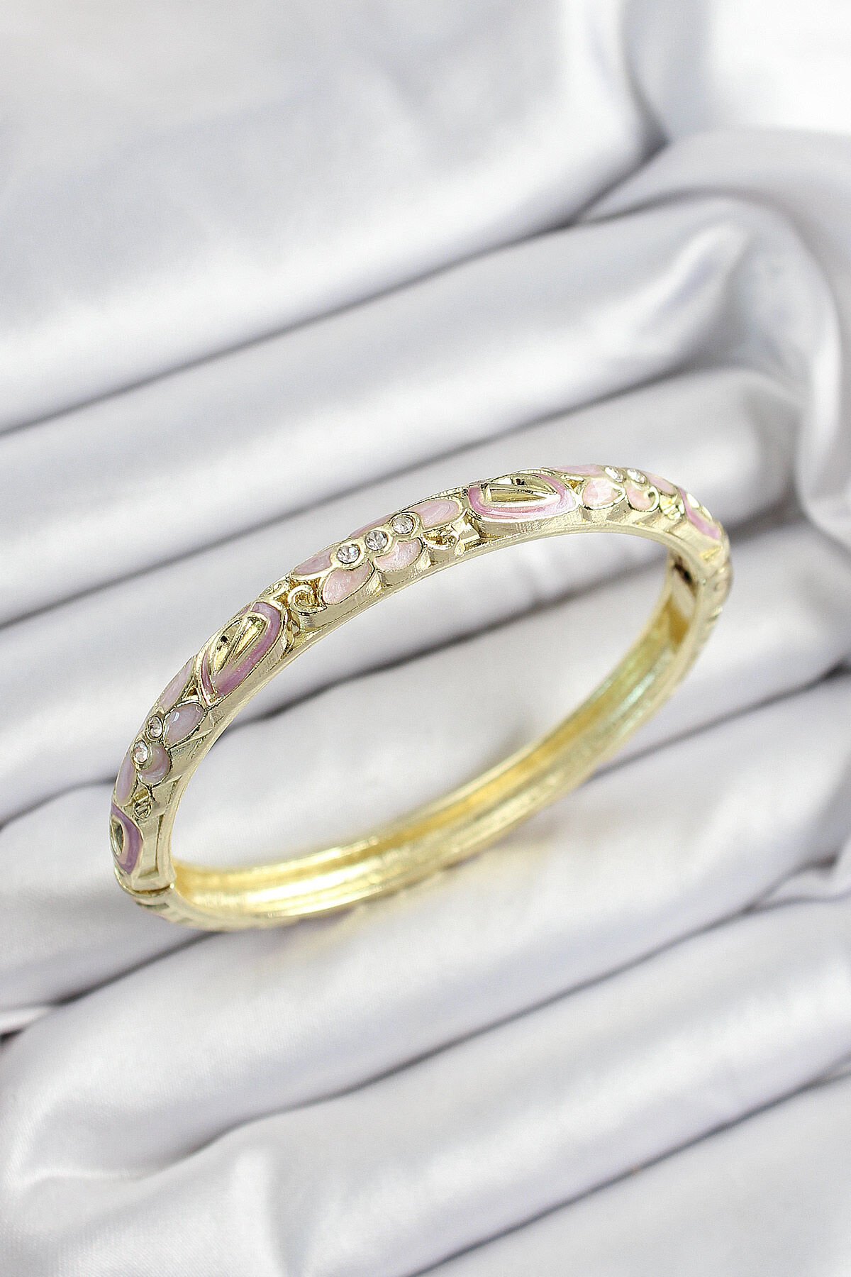 Mineli Pirinç Zirkon Taşlı Fuşya Çiçek Motifli Gold Renk Kadın Kelepçe - TJ-BB7451