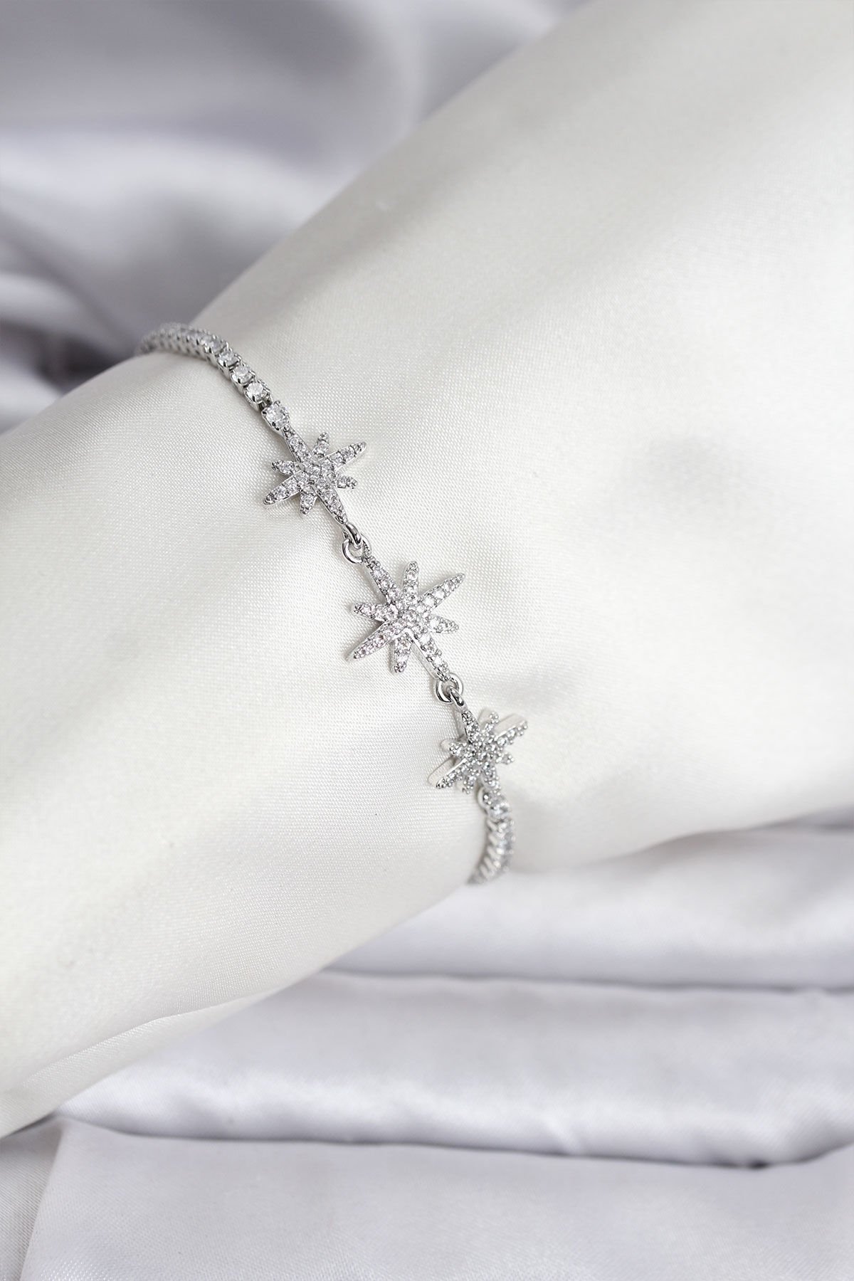 Kutup Yıldızı Model Zirkon Taşlı Gümüş Renk Su Yolu Kadın Bileklik - TJ-BB8107