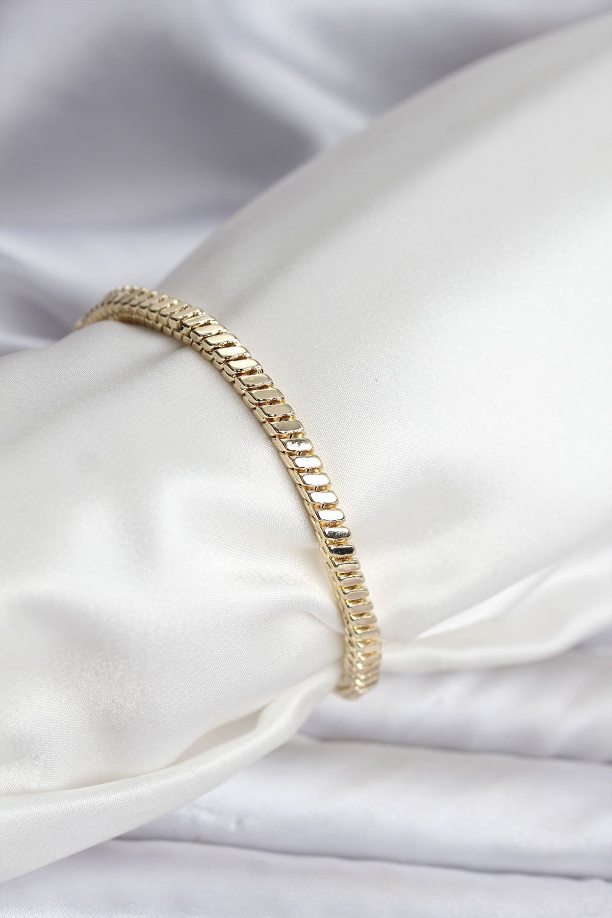 14K Gold Renk Kaplama Kare Zincir Model CM Kadın Bileklik - TJ-BB8114