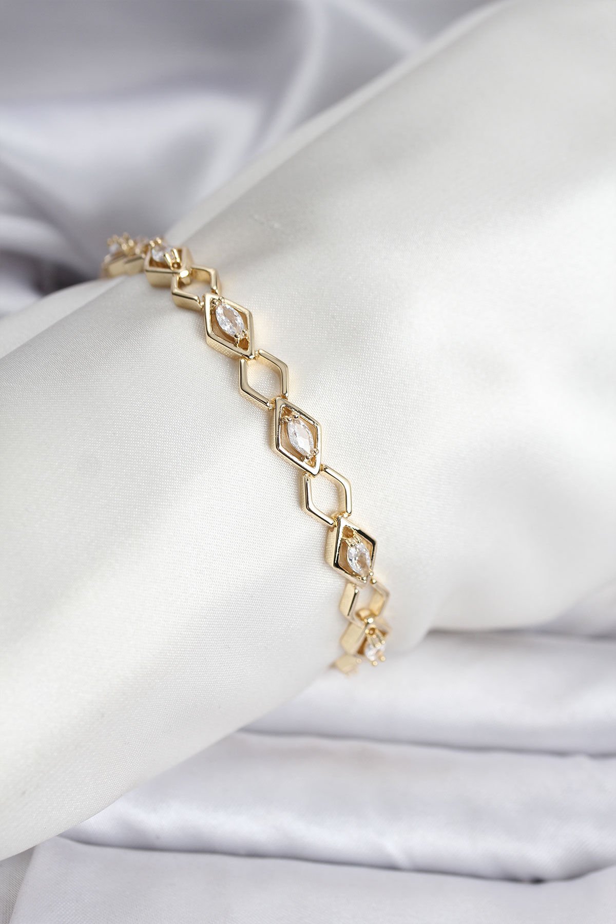 14K Gold Renk Kaplama Baklava Dilim Model Kadın Bileklik - TJ-BB8115