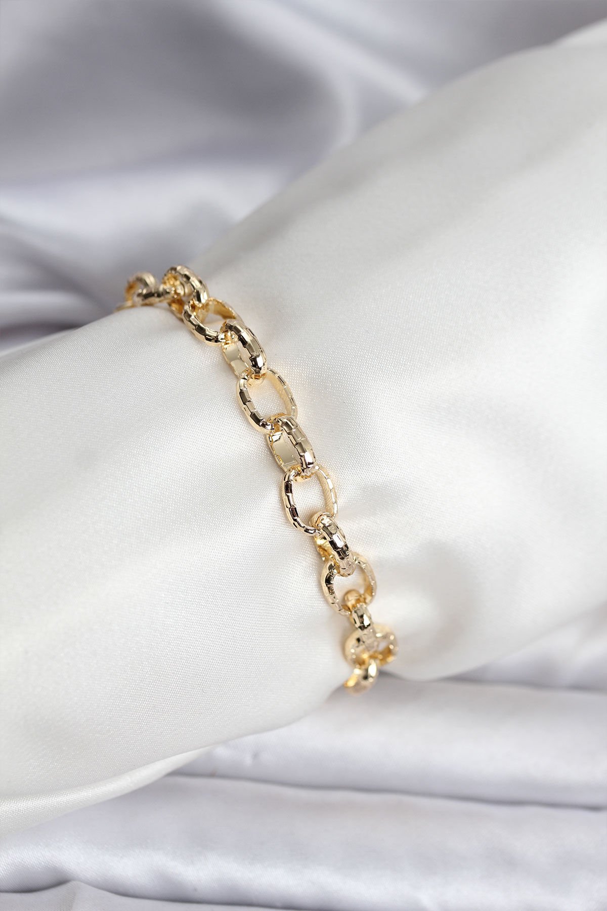 14K Gold Renk Kaplama Lazerli Zincir Model CM Kadın Bileklik - TJ-BB8120