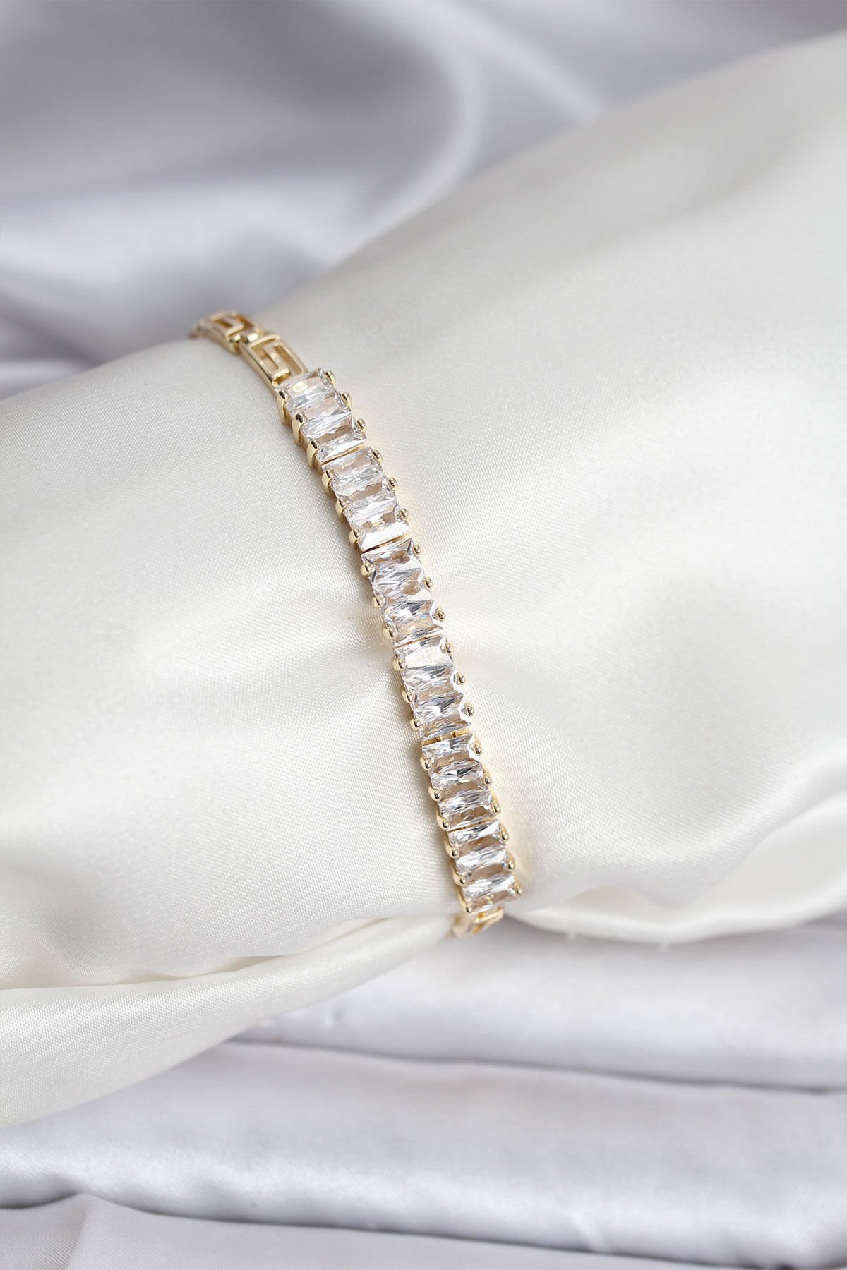 14K Gold Renk Kaplama Zirkon Taşlı Baget Model CM Kadın Bileklik - TJ-BB8126