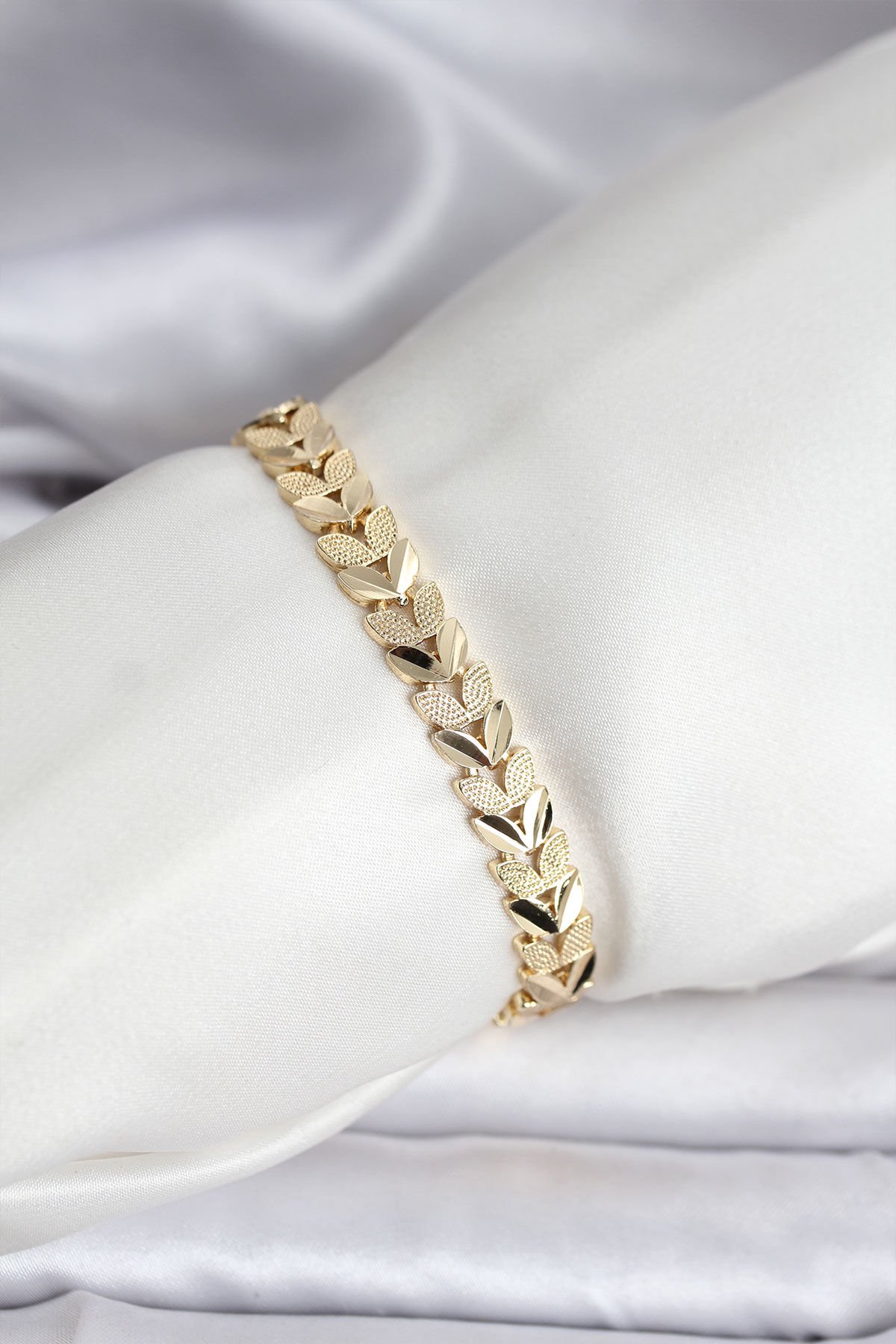 14K Gold Renk Kaplama Başak Model CM Kadın Bileklik - TJ-BB8127