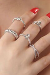 Gümüş Renk Zirkon Taşlı Sarmal Model Kedi Figür Bayan Yüzük Kombin - TJ-BYK2738