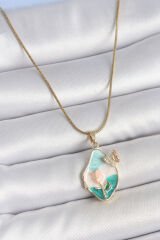 316L Çelik Gold Renk Zincir Damla Mix Renk Mineli Çiçek İşlemeli Kelebek Detay Portre Model Kadın Kolye - TJ-BKO10141