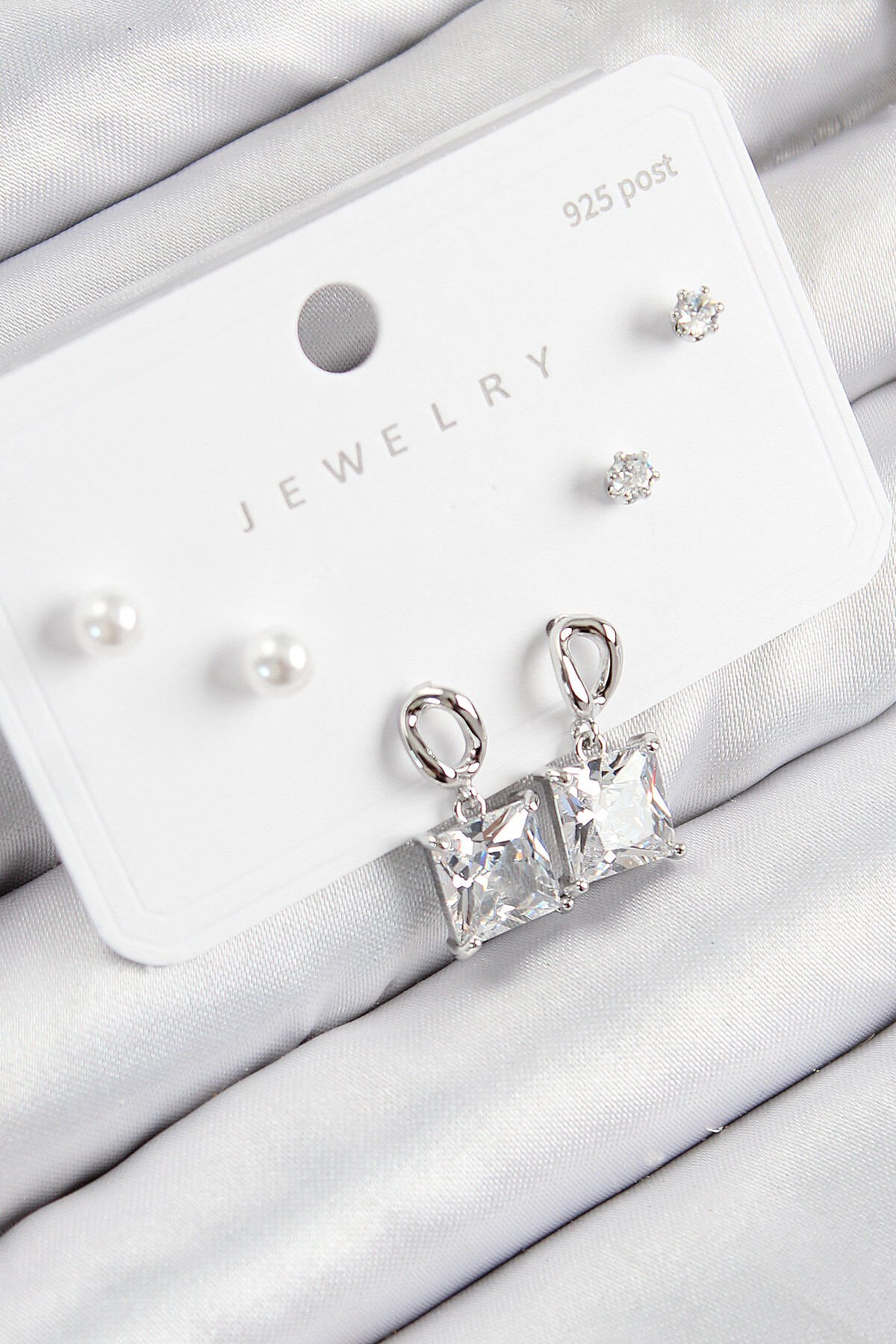 Pirinç Zirkon Taşlı Sallantılı Kare Model Gümüş Renk 925 Ayar Gümüş Çivi Kadın Küpe Set - TJ-BKP11161