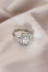 Ayarlamalı Silver Renk Metal Zirkon ve Kristal Taşlı Dikdörtgen Model Yüzük - TJ-BYK2067