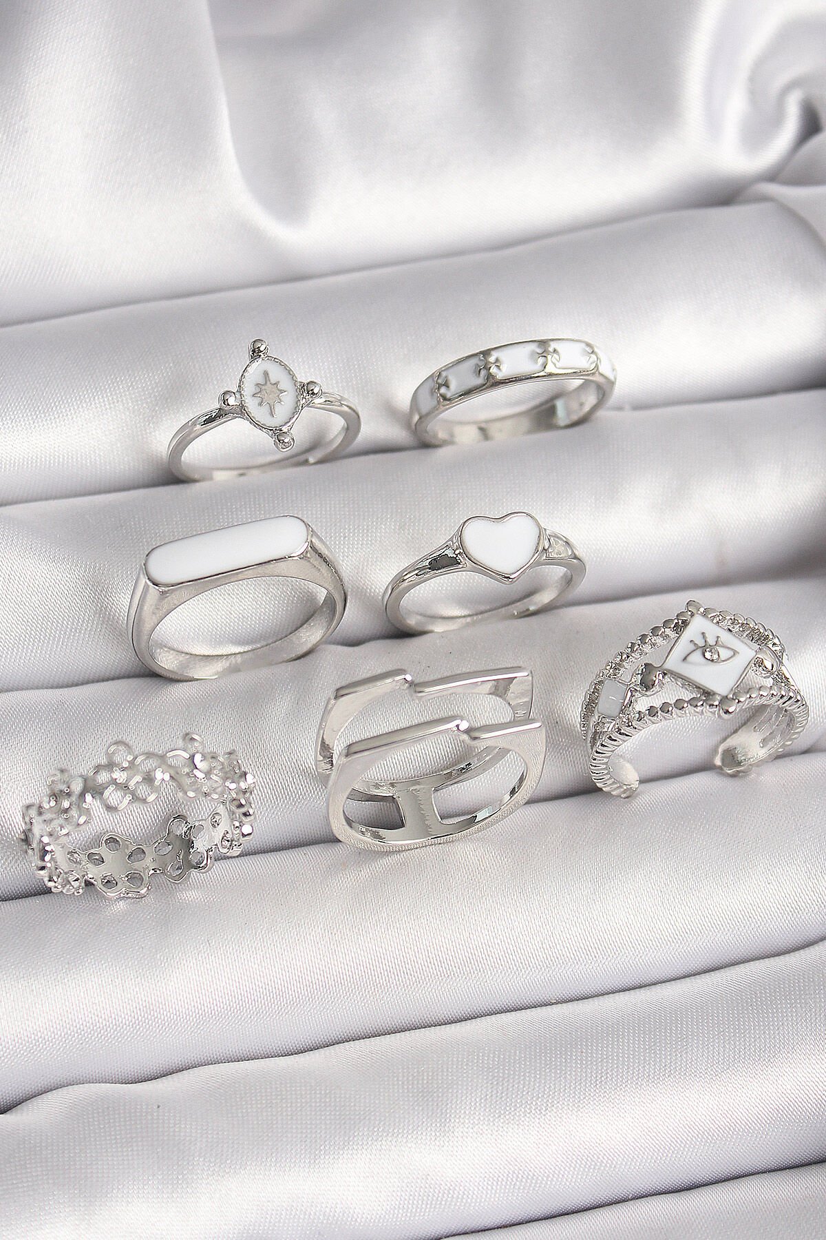 Pirinç Gümüş Renk Beyaz Mineli Kalp Çiçek Detay Kadın Yüzük Kombin - TJ-BYK3648