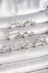 Pirinç Gümüş Renk Beyaz Mineli Kalp Çiçek Detay Kadın Yüzük Kombin - TJ-BYK3648